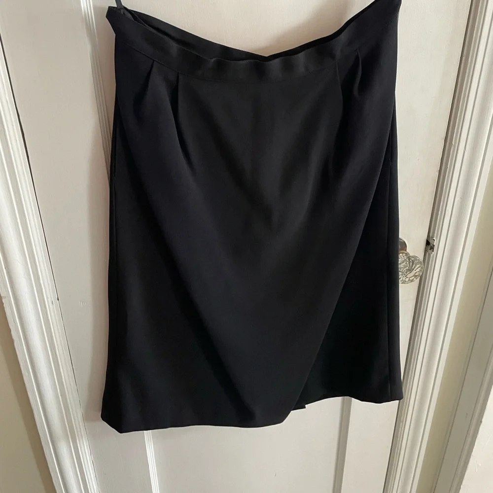 Le Suit Cream and Black Women's Blazer and Skirt - Picture 4 of 6